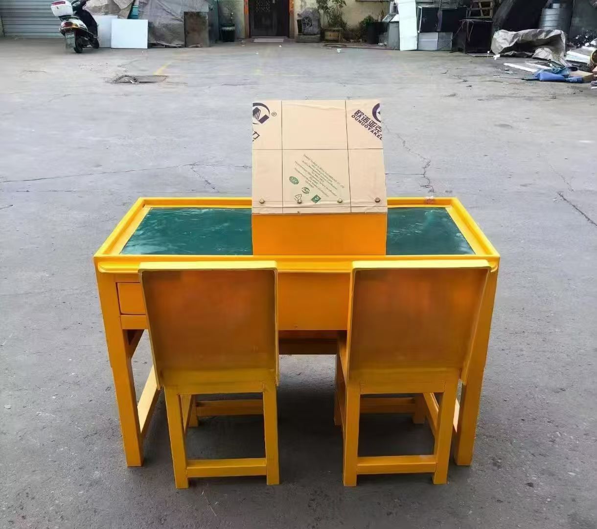 乌审防静电导通桌井下煤矿火工品发放桌：危险品流转的安全守护者